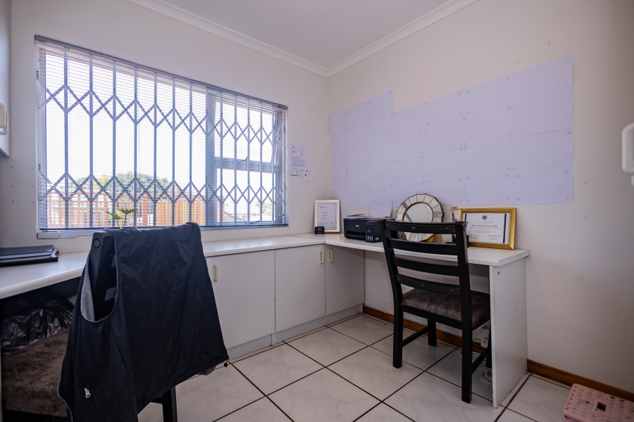 4 Bedroom Property for Sale in Blommendal Western Cape